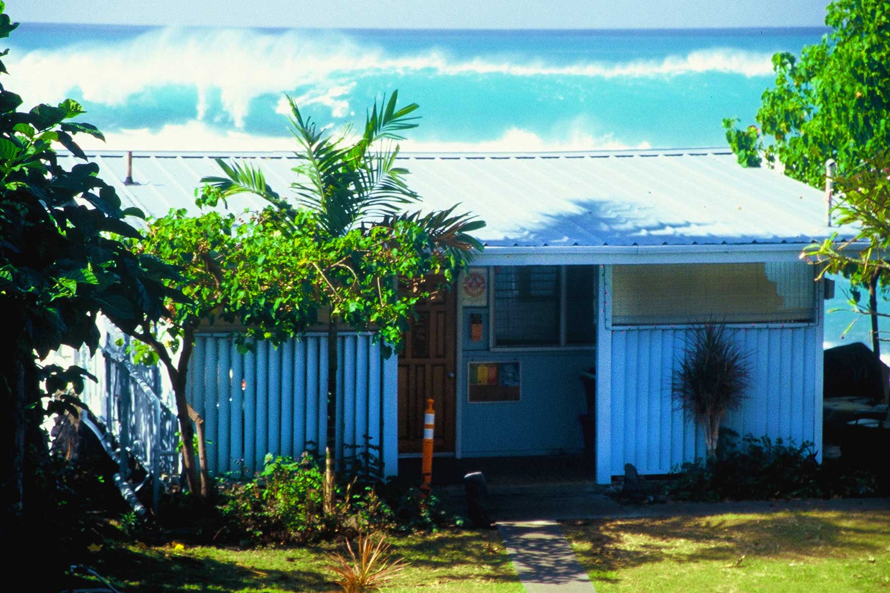 Hawaii Lifeguard Surf Instructors (HLSI) Beach House, Kailua-Kona | Surf Doctor Steven Andrew Martin | Kahaluu Beach Park Hawaii