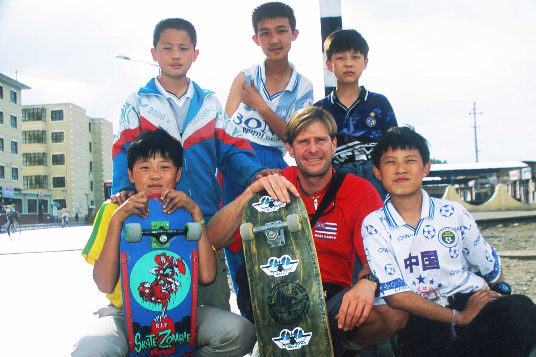 skateboarding china | surf doctor steven andrew martin with chinese friends | Peking University study abroad