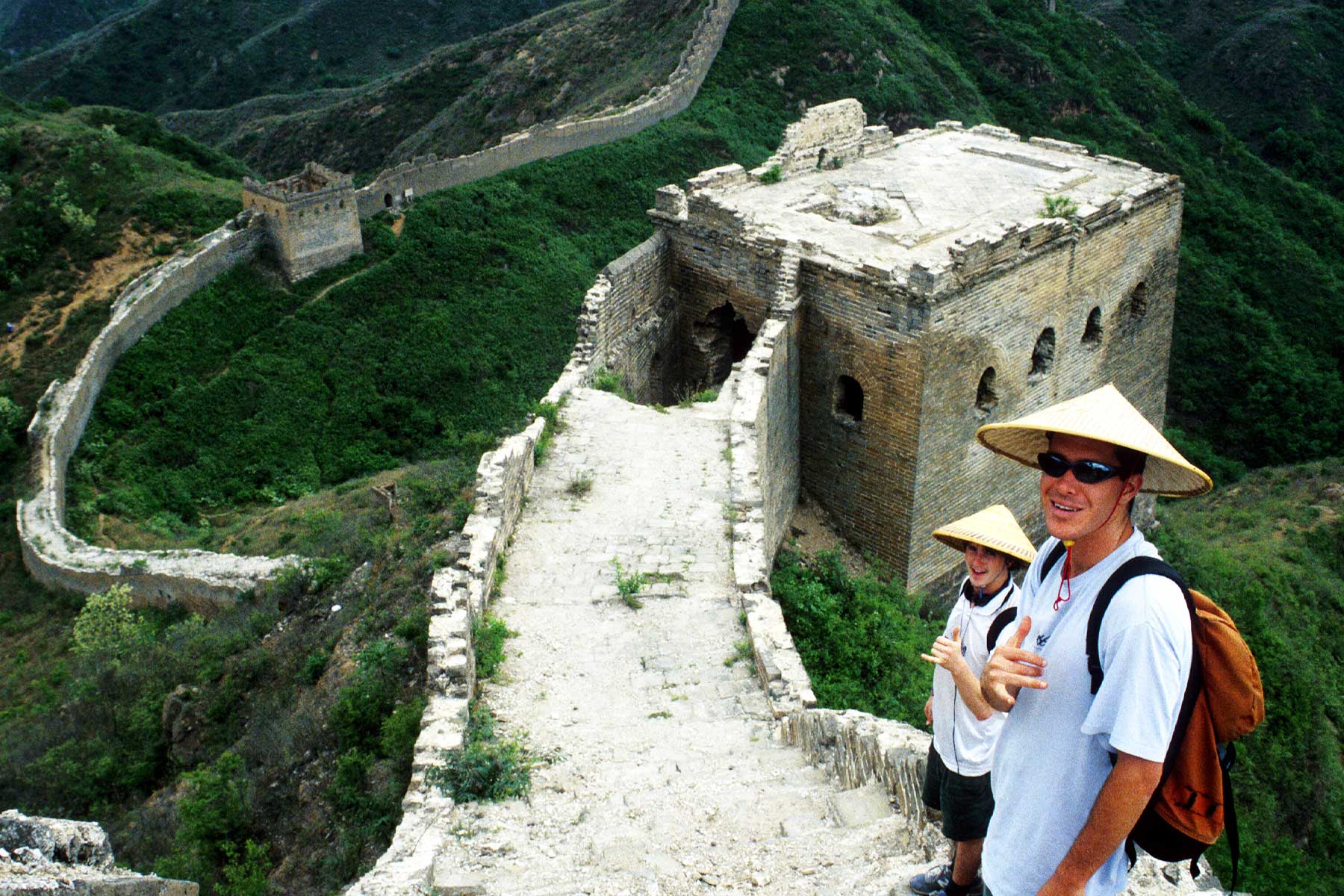 Hiking on the Jin Shan Ling 金山嶺 Great Wall of China | Surf Doctor Steven Martin | Skate the Wall Jinshanling