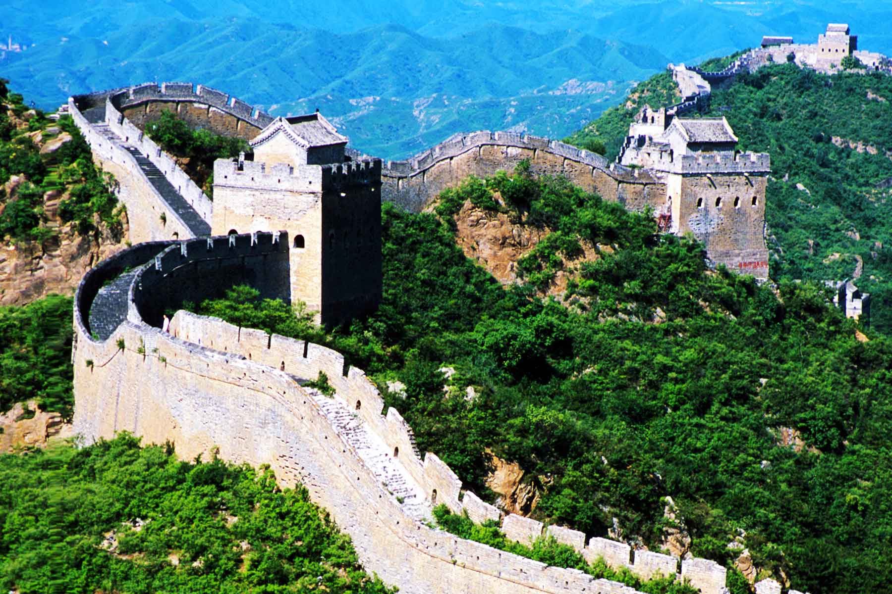 Jinshanling Great Wall of China | Surf Dr Steven Martin | Professor of Asian Studies | Study Abroad China Peking University | Skateboarding the Great Wall